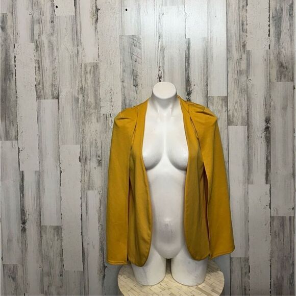Pretty little thing yellow cape blazer size 4 - Picture 1 of 9